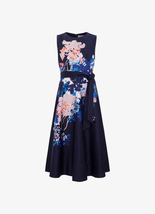 Phase Eight Natalya midi jurk met bloemenprint en strikceintuur - voorkant 2 donkerblauw