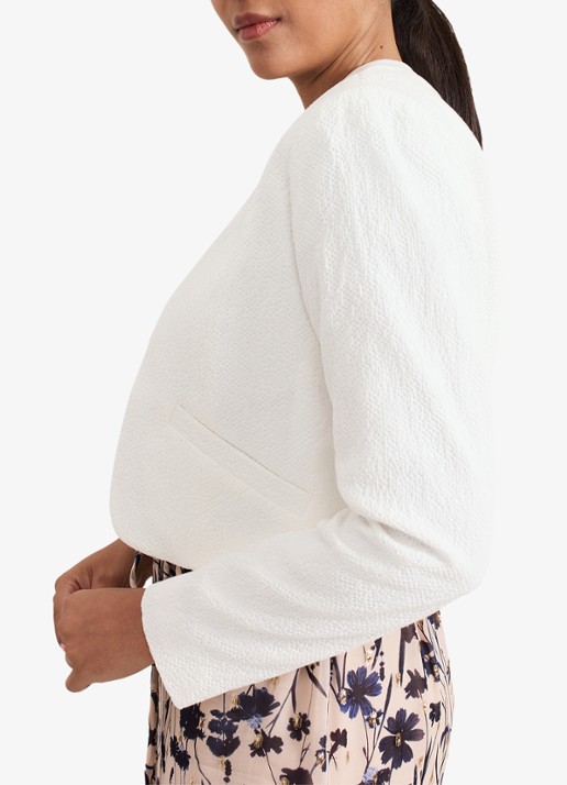 Phase Eight Olivia cropped blazer met paspelzakken - detail 5 wit
