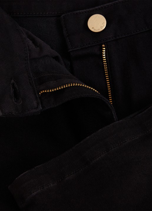 Phase Eight Petite Olivia high waist flared fit jeans met gekleurde wassing - detail 4 zwart