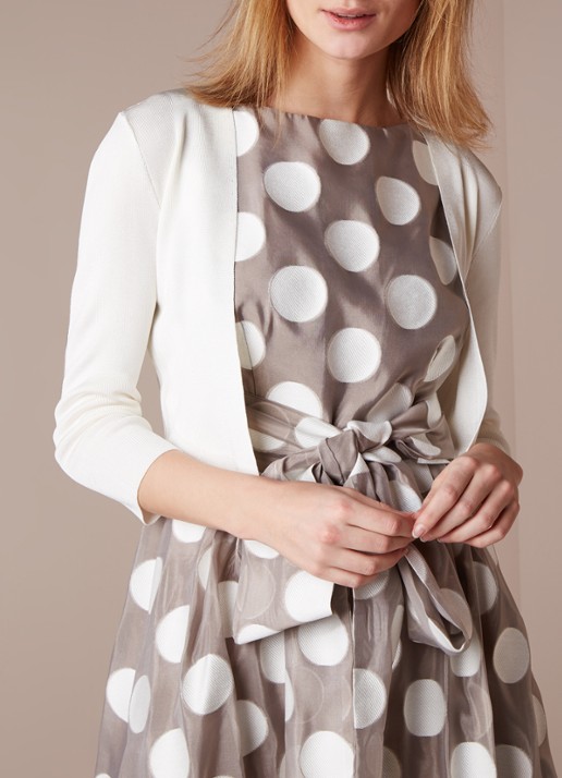 Phase Eight Salma openvallende bolero met stretch - detail ivoor