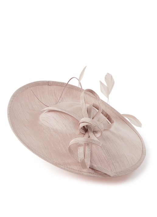 Phase Eight Sherby Twist Fascinator haarband met veren - voorkant 3 taupe