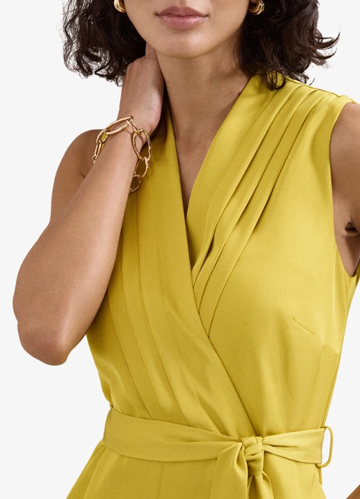 Phase Eight Taylor wide fit jumpsuit met strikceintuur - detail 3 geel