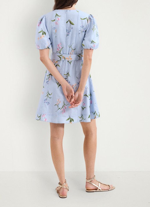 Phase Eight Velma mini jurk met bloemenprint en strikceintuur - achterkant 8 lichtblauw