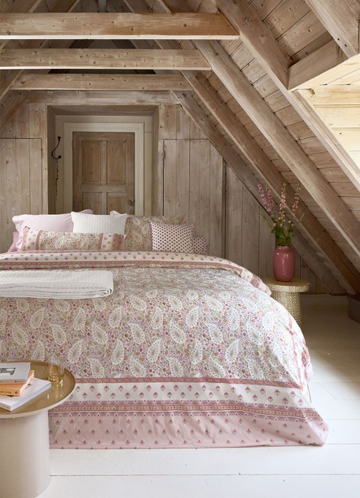 Pip Studio Kairi Bloom dekbedovertrekset - inclusief kussenslopen - voorkant 7 lichtroze
