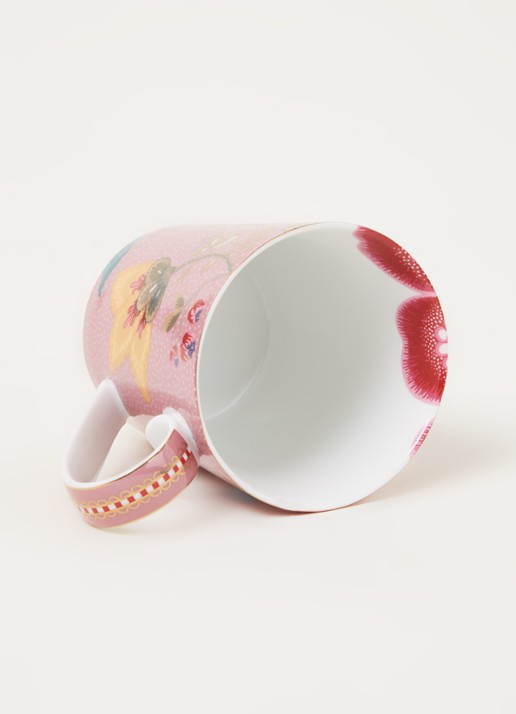 Pip Studio Letter A Floral Fantasy mok 35 cl - detail roze