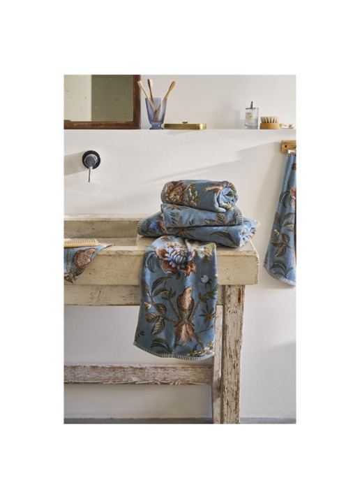 Pip Studio  Secret Garden handdoek van terry katoen - 400 gr/m2 - 55 x 100 cm - detail blauw