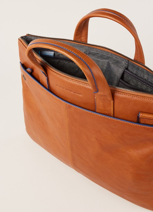 Piquadro Businesstas S van leer met 15 inch laptopvak - detail 2 cognac