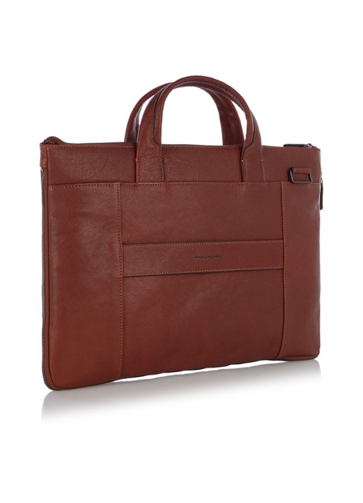 Piquadro Laptoptas met 15 inch laptopvak - detail cognac