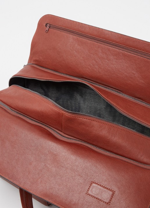 Piquadro Weekendtas van leer met 15 inch laptopvak - detail 2 cognac