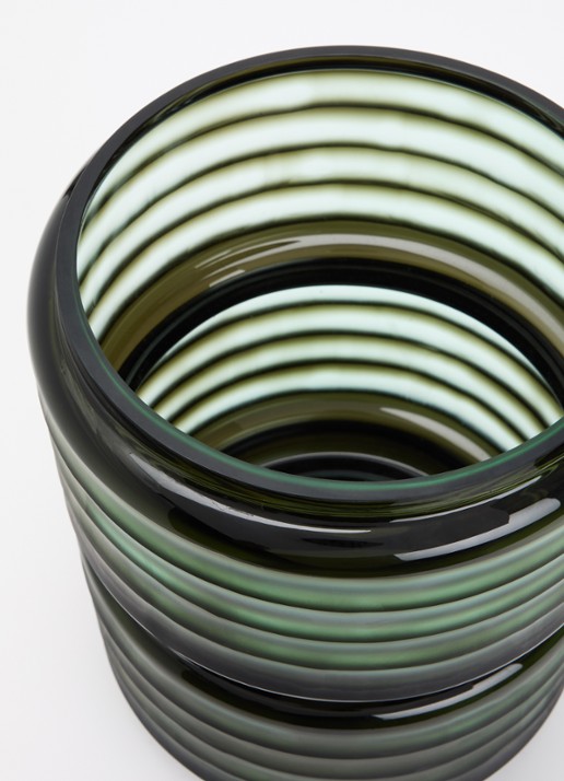POLSPOTTEN Layer M vaas 27 cm  - voorkant 2 groen