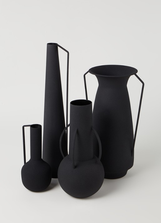 POLSPOTTEN Roman Black vaas set van 4 - voorkant 2 zwart