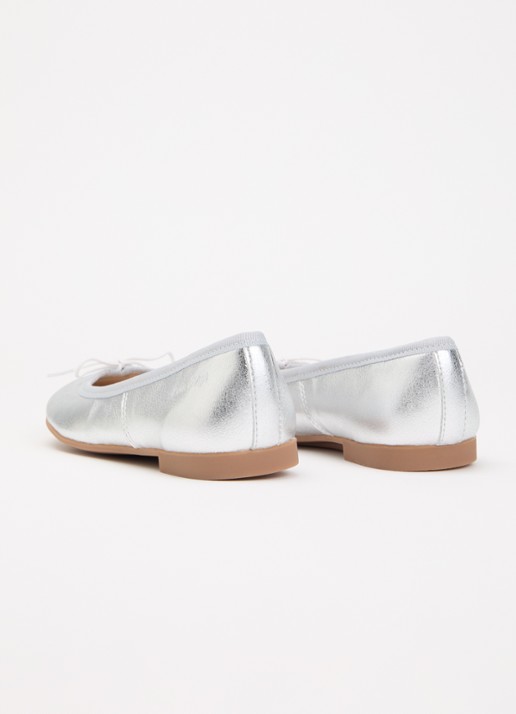 Pom d'Api Dorby ballerina van leer met metallic finish - achterkant zilver