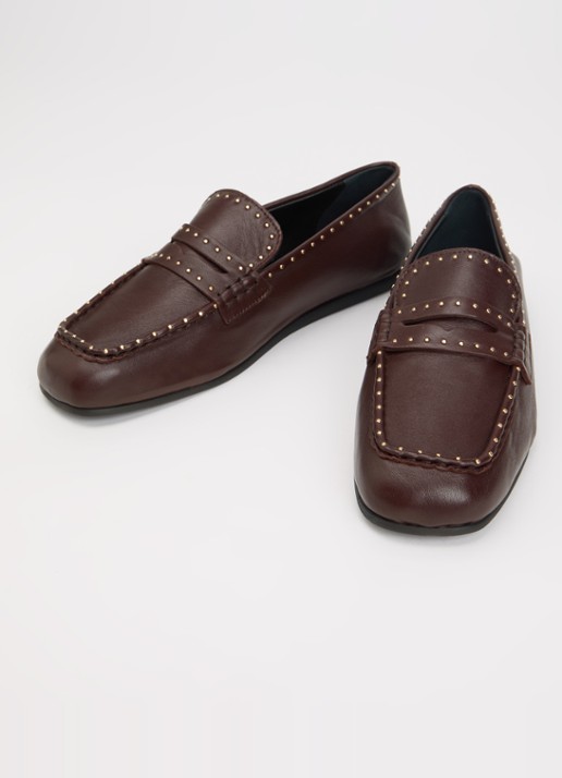 Posa Bardot loafer van leer met studs - detail bordeauxrood