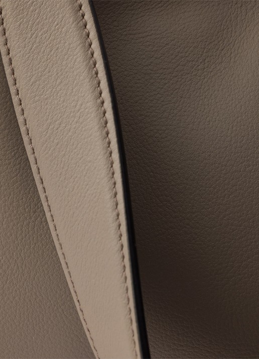 Prada Aimée Medium schoudertas van leer - detail 5 taupe