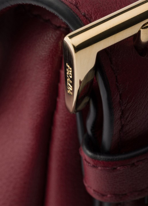 Prada Aimée Medium schoudertas van leer - detail 4 donkerrood