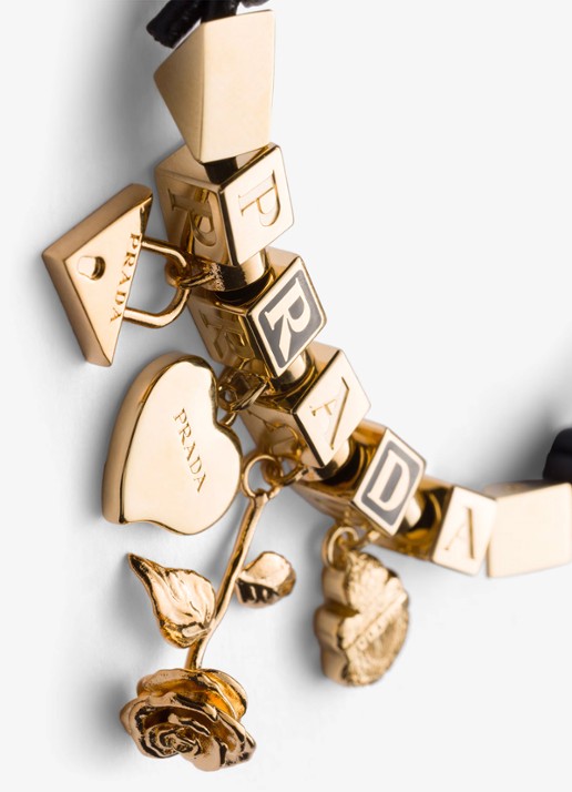 Prada Armband van leer met logo - detail 2 zwart