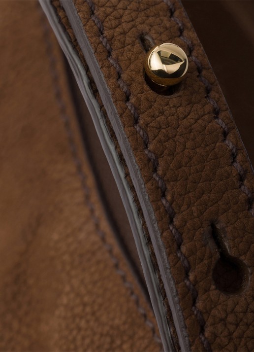 Prada Arqué Small schoudertas van nubuck - detail 5 bruin