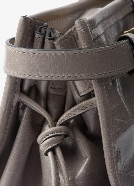 Prada Bonnie Large schoudertas van kalfsleer - detail 5 middengrijs