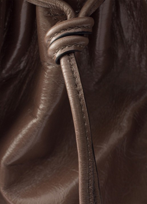 Prada Bonnie Large schoudertas van kalfsleer - detail 4 taupe