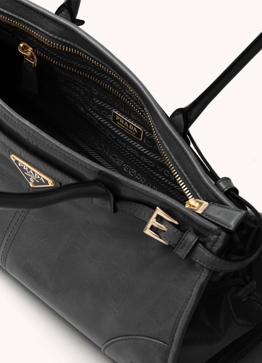 Prada Bonnie Medium schoudertas van kalfsleer - detail zwart