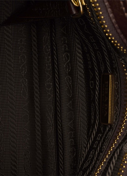 Prada Bonnie Mini handtas van kalfsleer - detail donkerbruin
