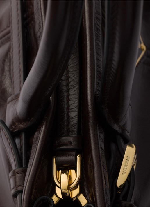 Prada Bonnie Mini handtas van kalfsleer - detail 2 donkerbruin