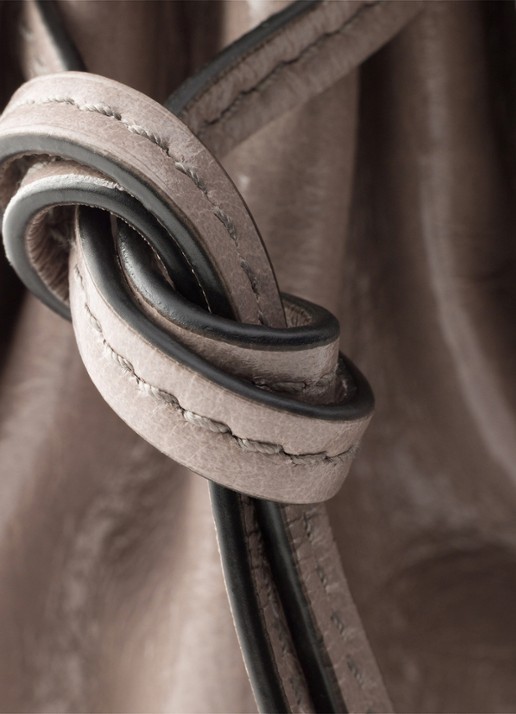 Prada Bonnie Mini schoudertas van kalfsleer - detail 5 taupe