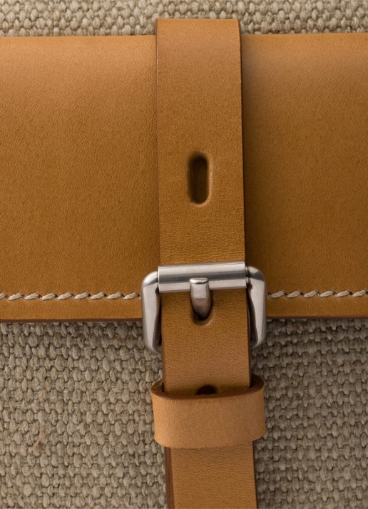 Prada Bonnie schoudertas met leren details - detail 2 zand