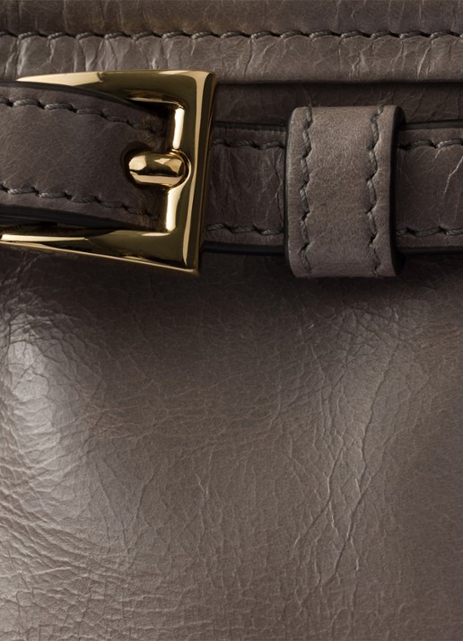 Prada Bonnie Small schoudertas van leer met afneembare schouderriem - detail 6 taupe