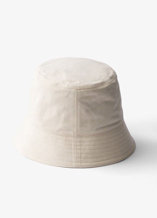Prada Bucket hoed met logoborduring - detail 2 gebroken wit
