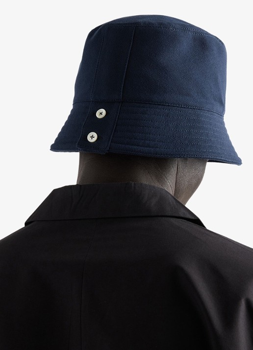 Prada Bucket hoed met logoborduring - voorkant 2 donkerblauw