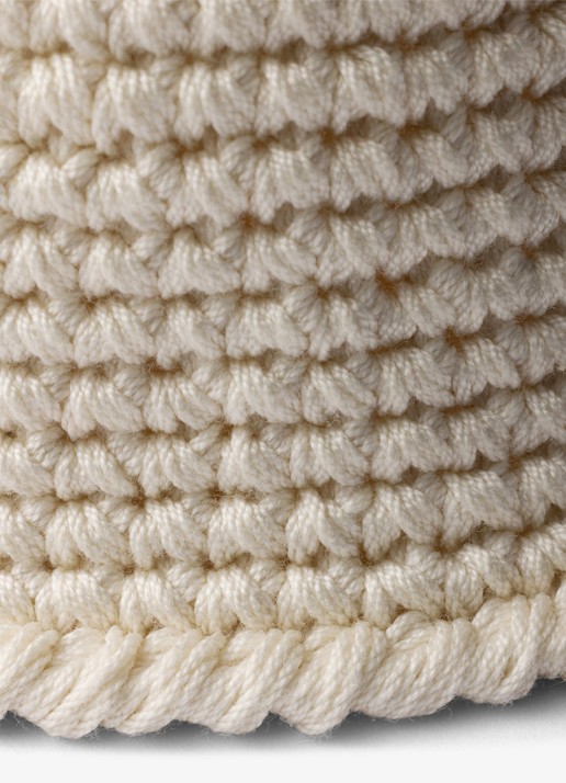 Prada Bucket hoed van crochet met logo - detail 3 gebroken wit