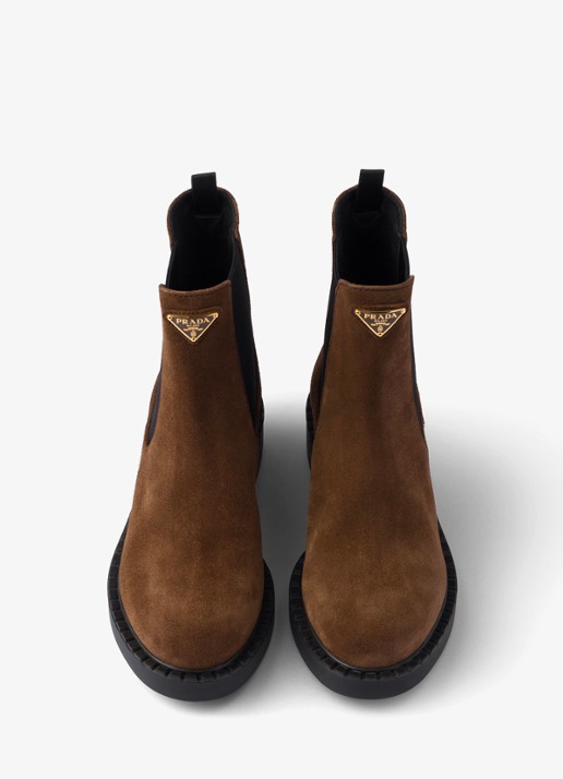 Prada Chelsea boot van suède - detail donkerbruin