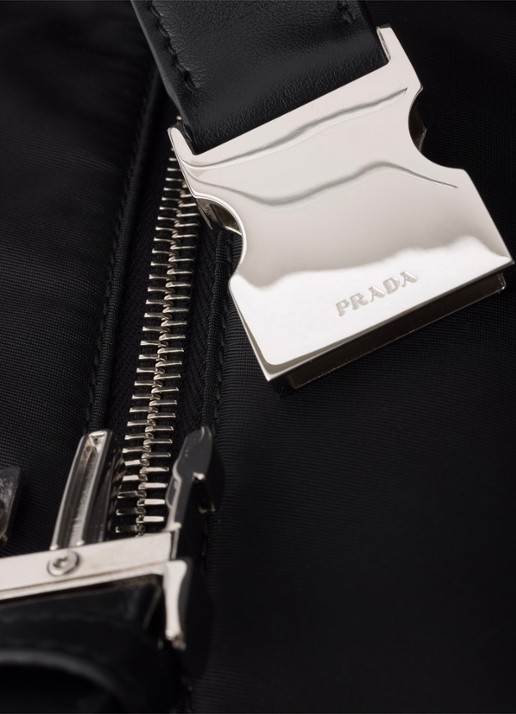 Prada Chérie Re-Nylon Mini handtas met leren details - detail 4 diepzwart