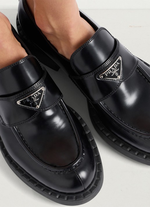 Prada Chocolate loafer van leer met logo  - detail 4 zwart