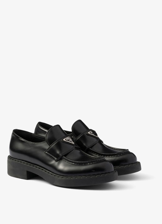 Prada Chocolate loafer van leer met logo