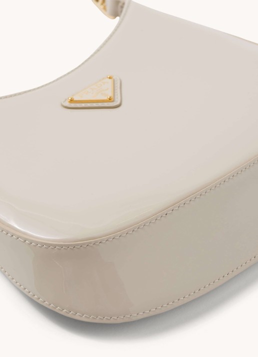 Prada Cleo schoudertas van lakleer - detail 7 creme