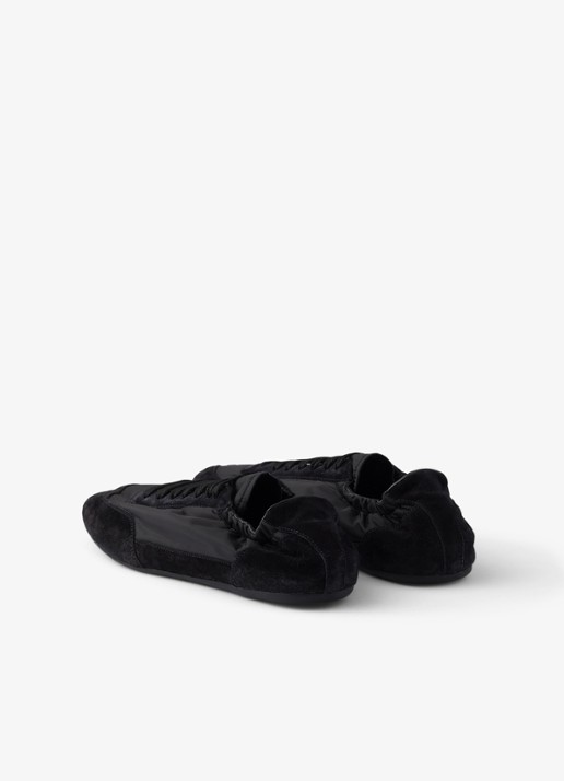 Prada Collapse Re-Nylon sneaker met suède details - achterkant zwart