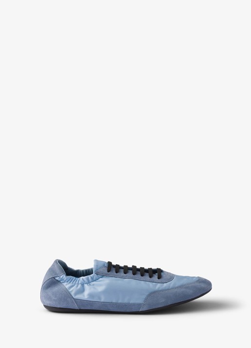 Prada Collapse Re-Nylon sneaker met suède details - voorkant 2 lichtblauw