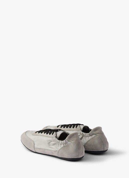 Prada Collapse Re-Nylon sneaker met suède details - achterkant grijs