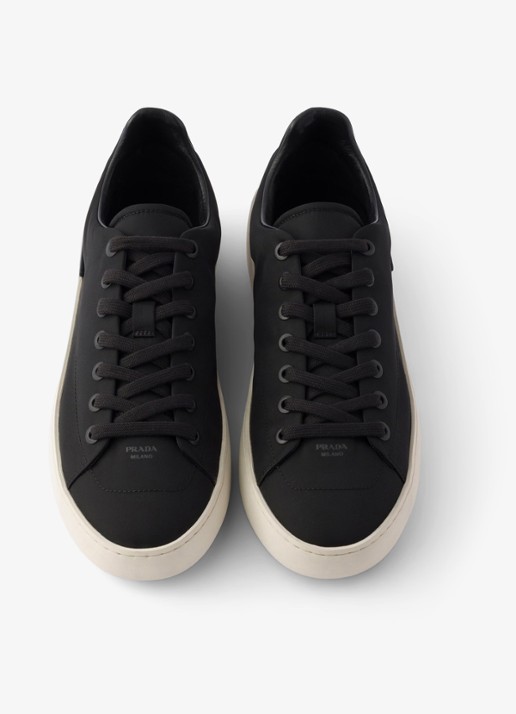 Prada Court Re-Nylon sneaker met logo - detail zwart