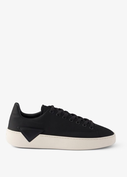 Prada Court Re-Nylon sneaker met logo - voorkant 5 zwart