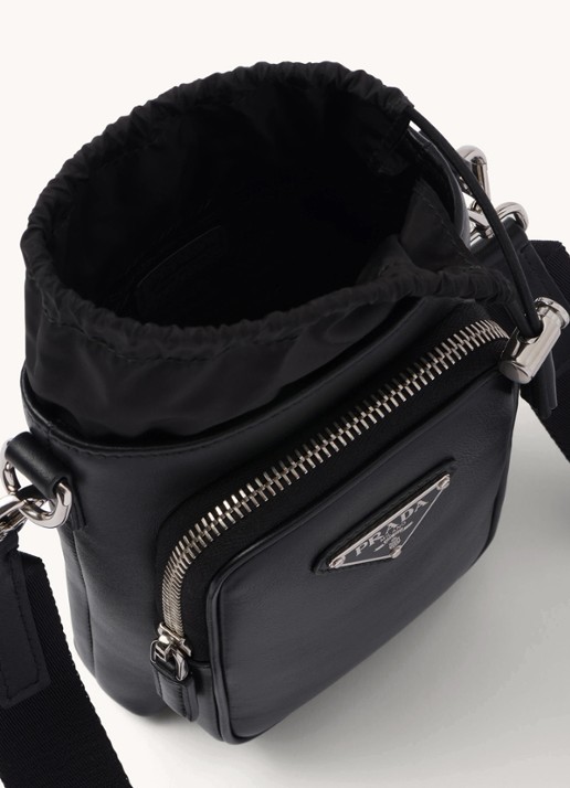 Prada Crossbody telefoonhoes van leer met afneembare schouderriem - detail 5 zwart