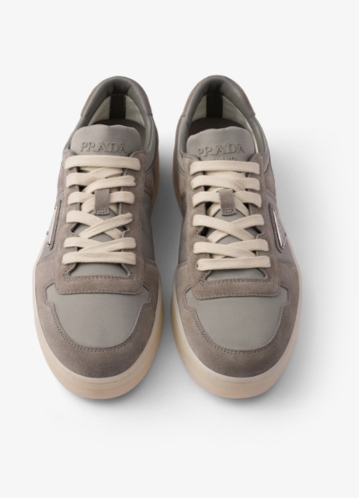 Prada Downtown Re-Nylon sneaker met suède details - detail 4 taupe