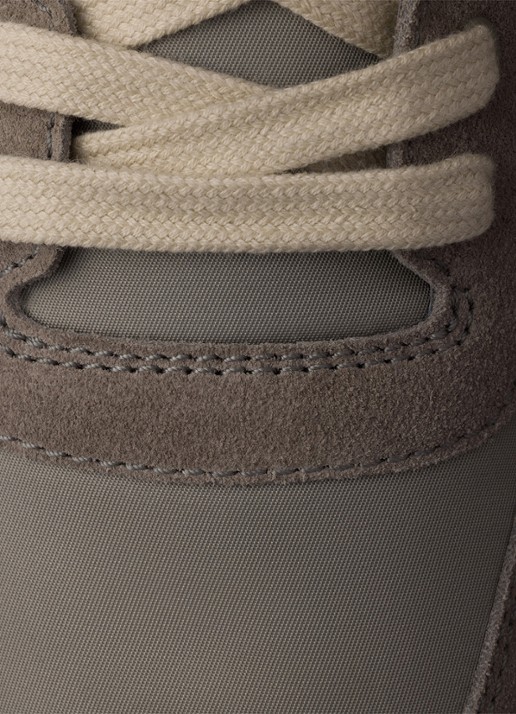 Prada Downtown Re-Nylon sneaker met suède details - detail 6 taupe