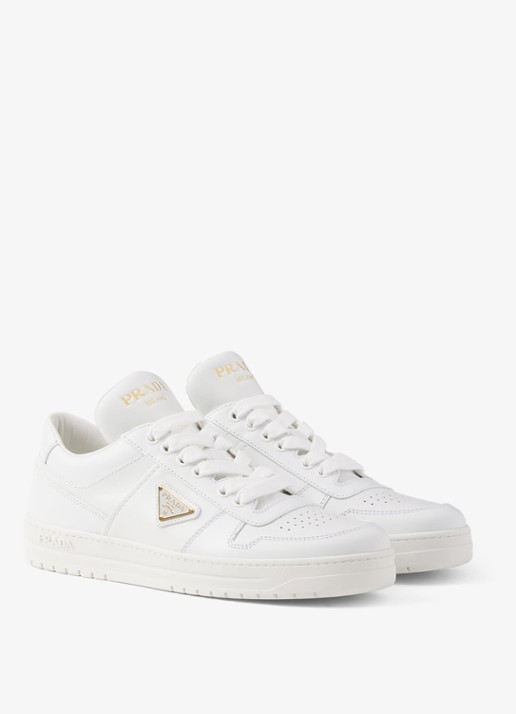 Prada Downtown sneaker van leer met logo - voorkant 5 wit