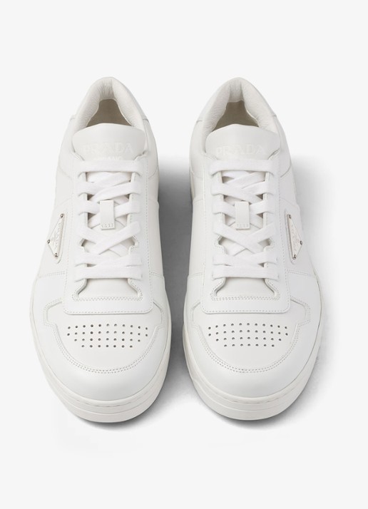 Prada Downtown sneaker van leer met logo - detail 2 wit