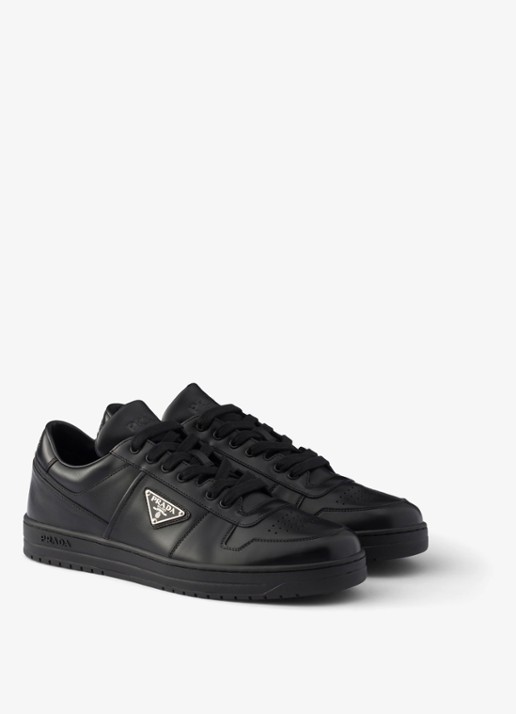 Prada Downtown sneaker van leer met logo - voorkant 6 zwart