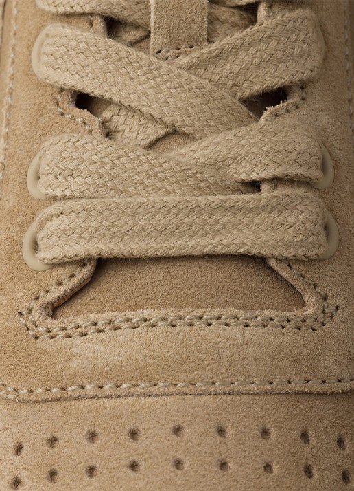 Prada Downtown sneaker van suède met logo - detail 2 beige