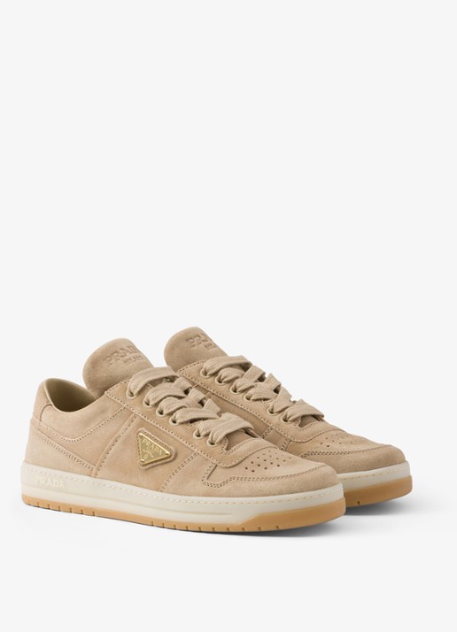 Prada Downtown sneaker van suède met logo - voorkant 4 beige